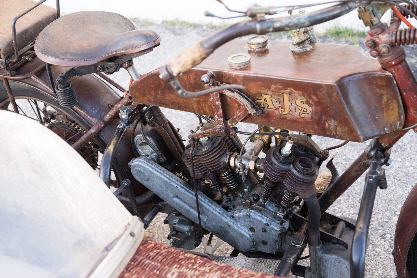 AJS 800cc V Twin - 1918 - Wicker Sidecar